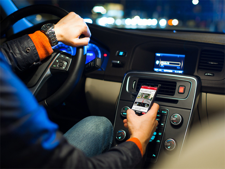 Nuova modalità “auto” e funzioni bloccate per lo smartphone alla guida